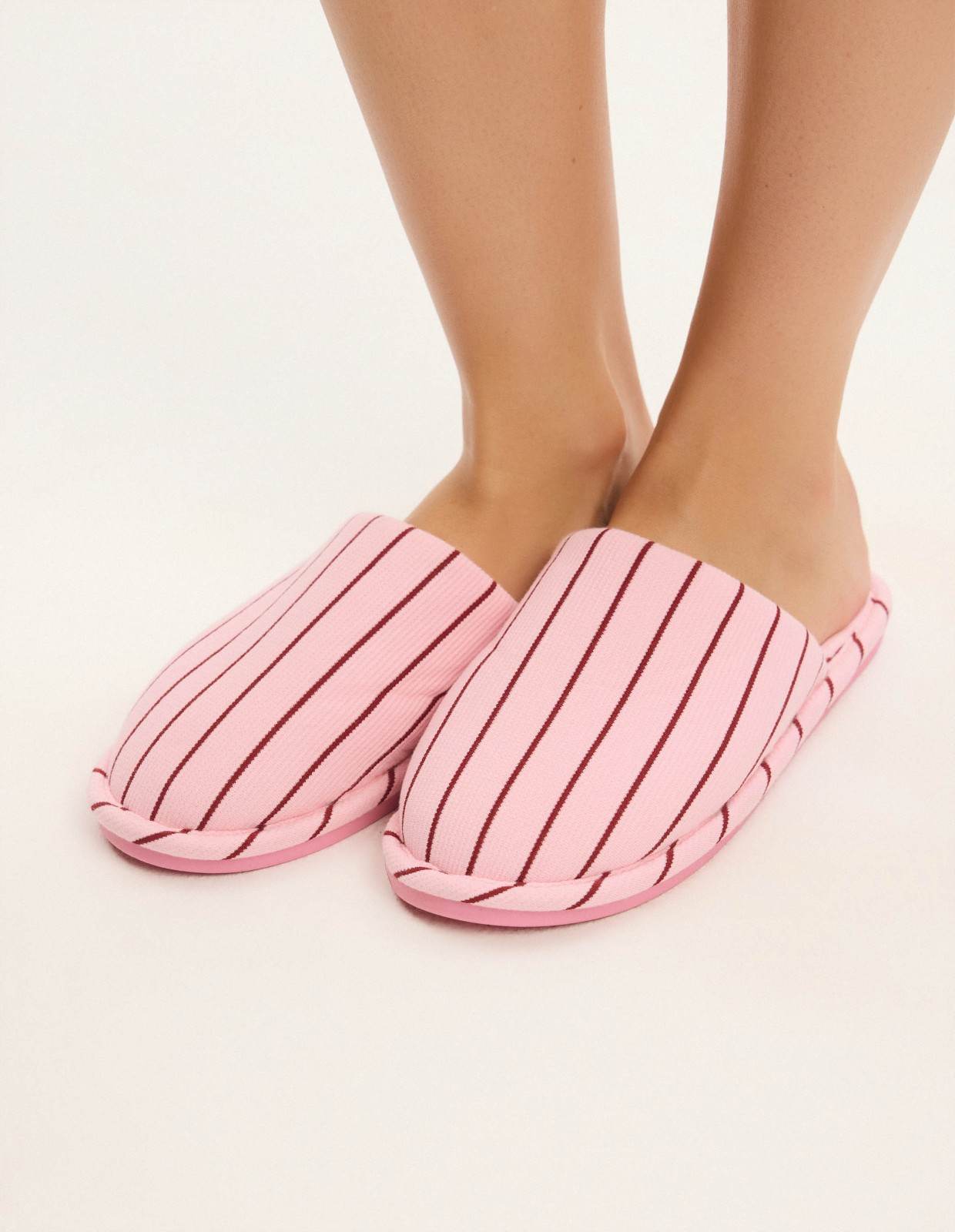 Pantufas Candy Flip em Malha Canelada às Riscas 1