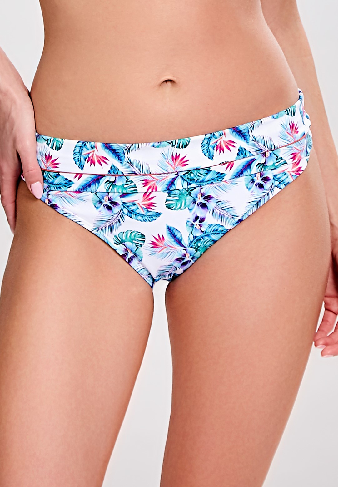 Cueca de Banho Clássica Elle White Tropical 1