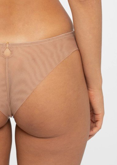 Cueca Asa Delta com Bordado Suíço Perla Capuccino 2