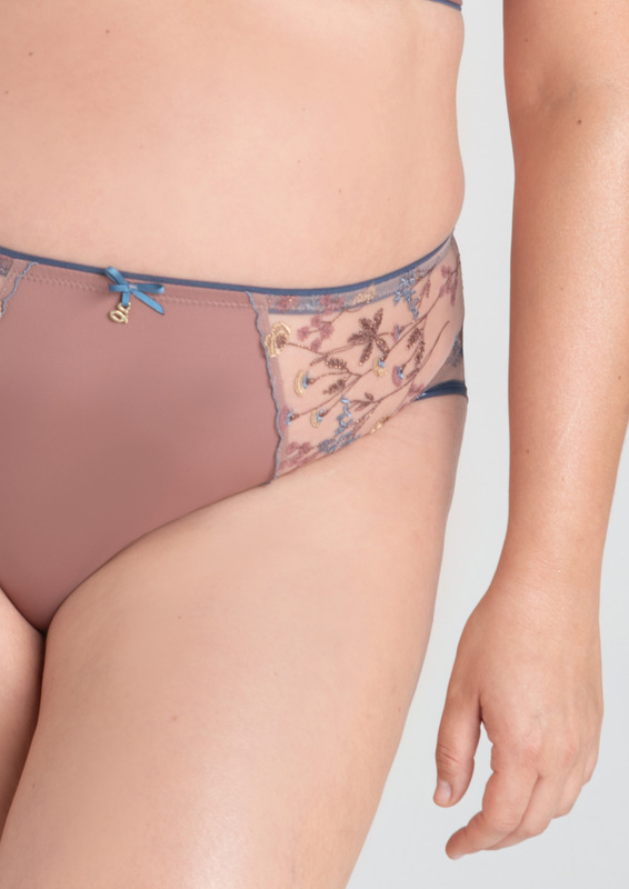 Braguita Brasileña com Bordado Floral Ellie Nougat 1